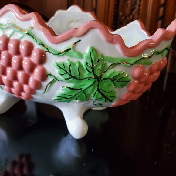 Vntg Handpainted Ceramic Centerpiece Bowl Pink Grapes🍇 Green, Gold Irredescent - Picture 12 of 15
